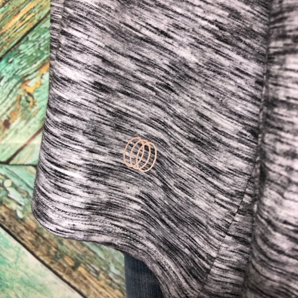 D5 - Balance Collection| Hooded Cardigan- Med - Picture 3 of 7